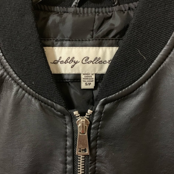 Leather jacket - Picture 2 of 5